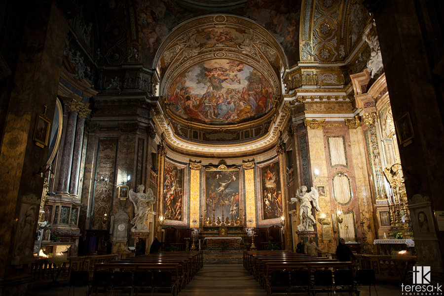 image of the interior of Bernini’s church