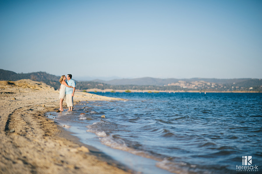 romantic engagement session at folsom lake by Teresa K photography 014