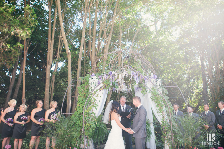 outdoor ceremony at the heirloom inn