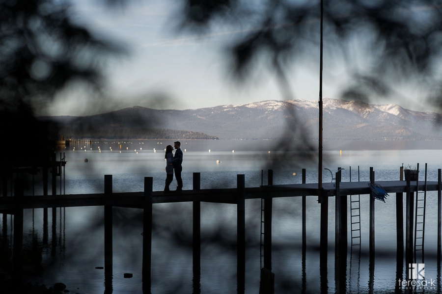 Winter-Lake-Tahoe-Engagement-Session-11
